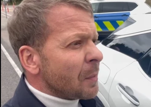 Алексей Росликов сам сообщил в видеообращении в социальных сетях, что его задержала эстонская полиция.