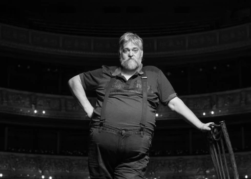 Taunis Grūbe Latvijas Nacionālajai operai un baletam nesavtīgi veltīja vairāk nekā 40 gadu.