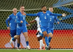 Islandes futbolisti atspēlējas pret Franciju un palielina intrigu grupā