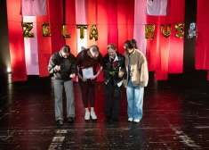 Gerds Lapoška atgriežas atkarībā kā karalis, Linda Kalniņa un Lelde Dreimane sānslīdē Itālijā - pasniegtas alternatīvās teātra gada balvas "Zelta muša"