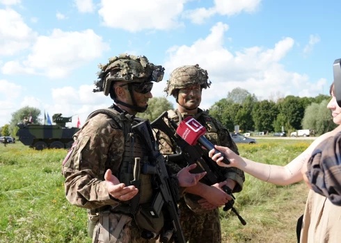 Показательные учения Национальных вооружённых сил и союзных войск в рамках военных манёвров Namejs 2025 на Закюсале.