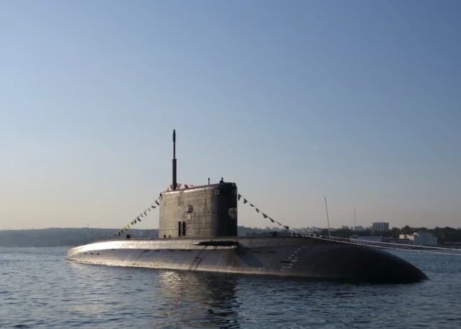 В странах НАТО потешаются над "хромающей" российской подлодкой, всплывшей у берегов Франции