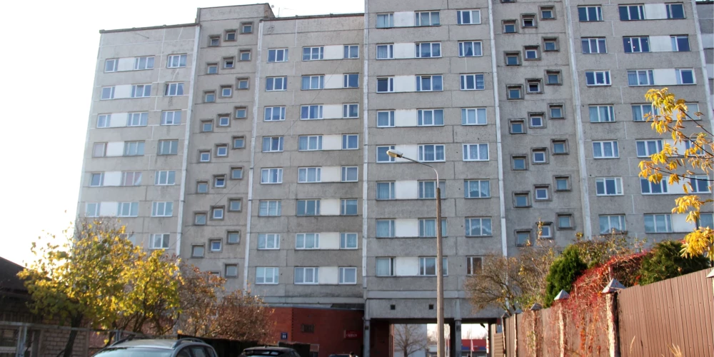 Daudzstāvu dzīvojamā ēka Vecmīlgrāvī.