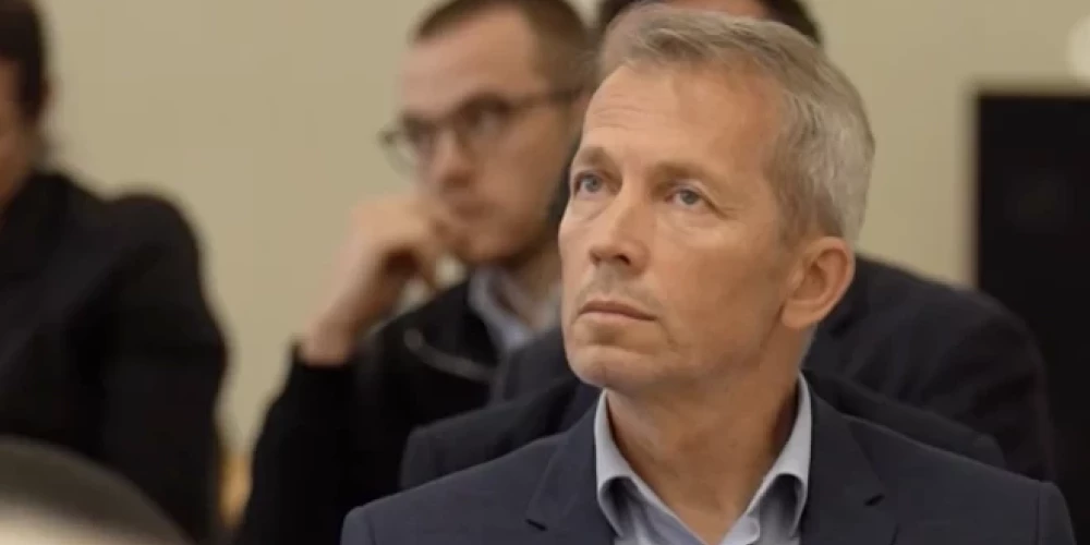 Резекненская дума отправила в отставку Гунара Арбиданса.