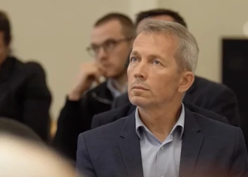 Резекненская дума отправила в отставку Гунара Арбиданса.