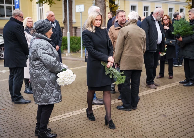 Atvadas no Ziedonā Čevera.