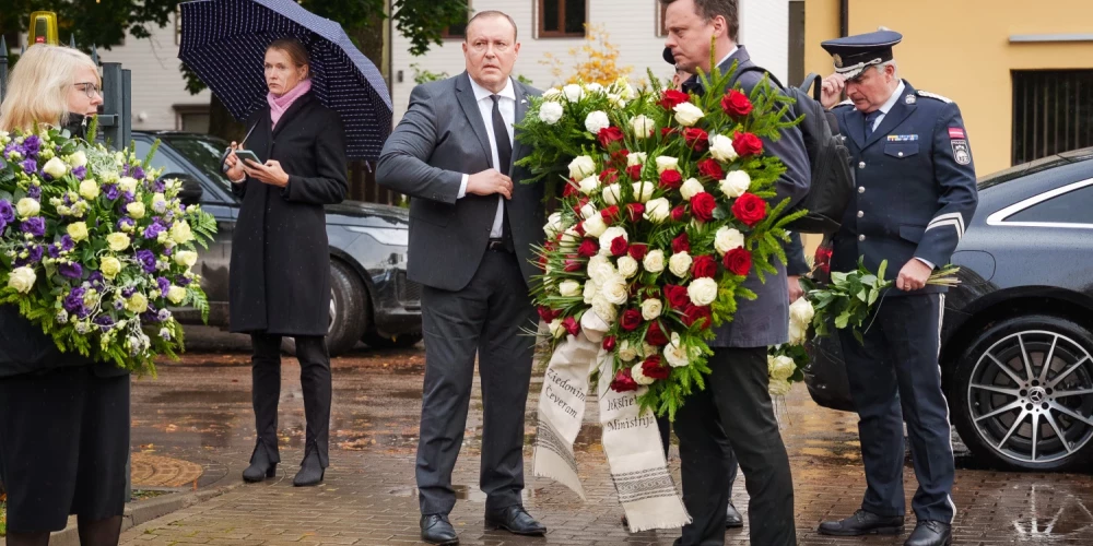 Atvadas no Ziedonā Čevera.