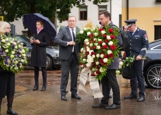 FOTO: mūžībā pavada bijušo iekšlietu ministru Ziedoni Čeveru