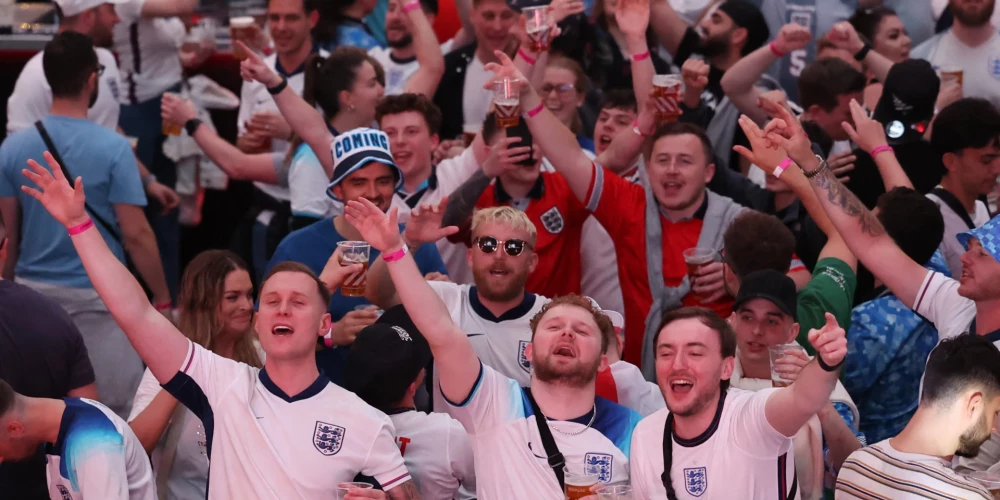 Anglijas futbola fani ir vieni no kaislīgākajiem pasaulē, taču iemantojuši nelabu slavu ar huligānismu