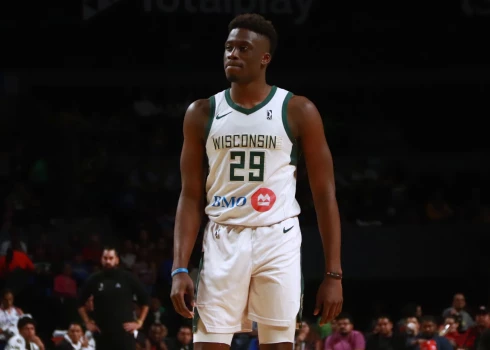 Alekss Adetokunbo pievienosies saviem diviem brāļiem NBA komandai Milvoki "Bucks"