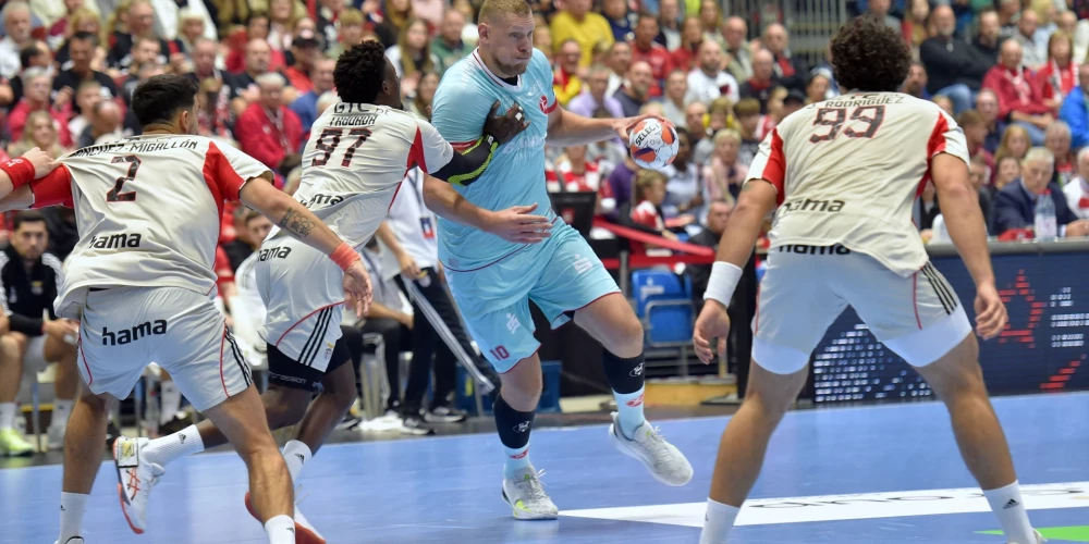Dainis Krištopāns ar bumbu pret "Benfica"