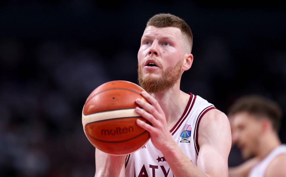 Dāvis Bertāns palīdz "Dubai" Eirolīgas spēlē sakaut Žagara "Fenerbahce", Šmits kaldina "Anadolu Efes" uzvaru Pirejā