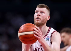 Dāvis Bertāns palīdz "Dubai" Eirolīgas spēlē sakaut Žagara "Fenerbahce", Šmits kaldina "Anadolu Efes" uzvaru Pirejā