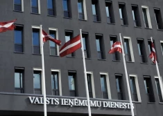Latvijas kopējie nodokļu parādi sarukuši līdz 827,756 miljoniem eiro