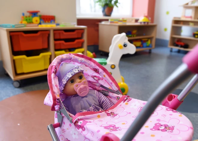 Par katru bērnu ģimenēm Latvijā piešķir 5000 eiro. Taču apmaiņā pret to jāizpilda viens nosacījums
