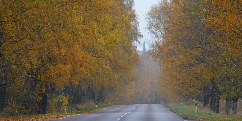 Matīšu šoseja rudenī.