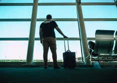Lieli čemodāni un dāsnas kompensācijas: Eiropas Parlaments nostājies aviopasažieru pusē
