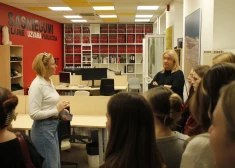 FOTO: "Izdevniecībā Rīgas Viļņi" viesojas jaunieši – atvērto durvju diena ar ieskatu mediju ikdienā