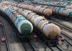 Железнодорожный кризис: LDz Cargo пытается продать вагоны, застрявшие в Украине