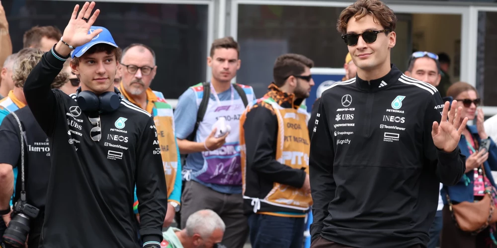 Pirmās formulas čempionāta vienību "Mercedes" arī nākamsezon turpinās pārstāvēt piloti Džordžs Rasels un Kimi Antonelli.