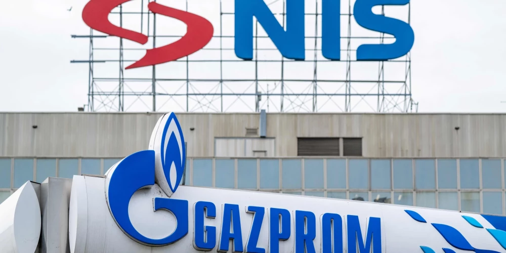 Serbijas prezidents Aleksandrs Vučičs piedāvājis izpirkt Krievijai piederošo daļu uzņēmumā "Naftas industrija Serbijā" (NIS).