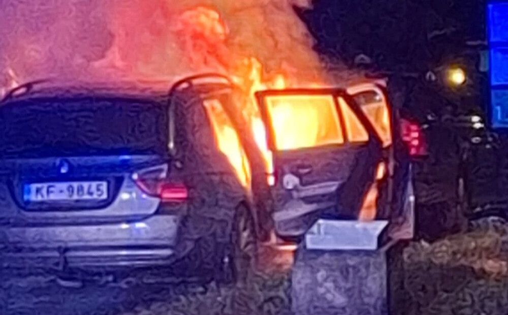 FOTO;VIDEO: Purvciemā aizdegas automašīna