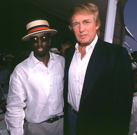 Donalds Tramps un reperis Diddy 1998. gadā.