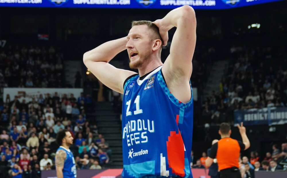 "Anadolu Efes" komentējuši runas, ka Rolands Šmits varētu pamest komandu