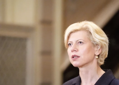 Saeimas Budžeta un finanšu (nodokļu) komisijas priekšsēdētāja Anda Čakša (JV).
