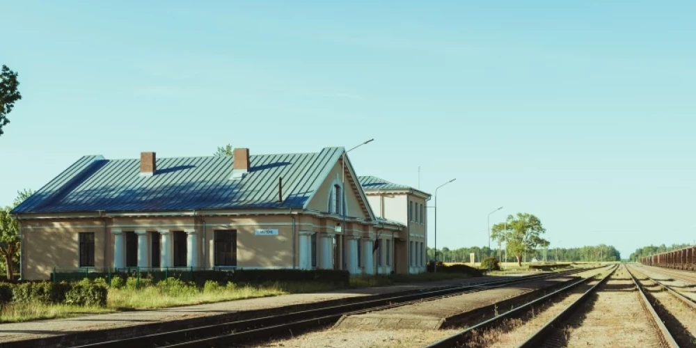 Meitenes stacija ir vietējās nozīmes arhitektūras piemineklis.