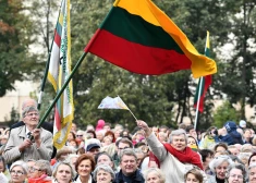 Lietuvā strauji palielinās minimālo algu līdz 1153 eiro mēnesī. Latvijā to palielinās mazāk un summa būs krietni pieticīgāka