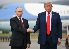 "Постыдная война должна закончиться": Трамп рассказал о планах встречи с Путиным в Будапеште