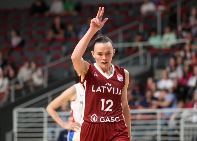 Anete Šteinberga samet 15 punktus un palīdz Skio "Famila" gūt pirmo uzvaru FIBA Eirolīgā
