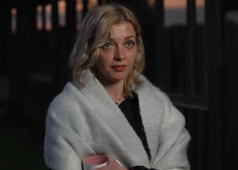 Rīts kemperī noslēdzās ar nogurumu un klusumu. Dāmas bija satrauktas un dusmīgas, bet risinājums netika atrasts. Ksenija saglabāja savu pozīciju – testu viņa neveiks.