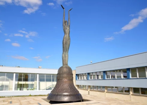 Памятник в Вильнюсе в честь погибших в январе 1991 года.