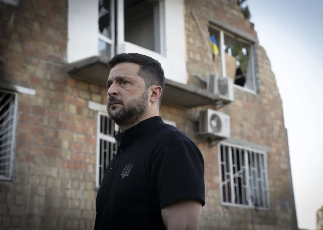 Krievi ar droniem un raķetēm veikuši masīvu triecienu Zelenska dzimtajai pilsētai