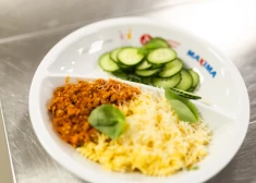 Pusdienas vien 15 minūtēs visai ģimenei – pasta ar Boloņas mērci