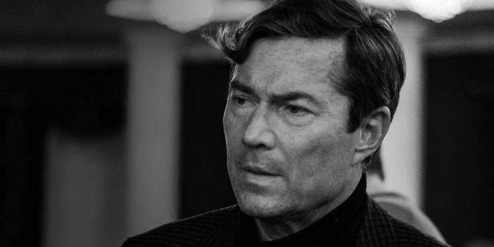 Андрей Жагарс — латвийский деятель культуры, актёр, театральный режиссёр, предприниматель. Был депутатом  Рижской думы с 2017 по 2019 год. Скончался 26 февраля 2019 года.