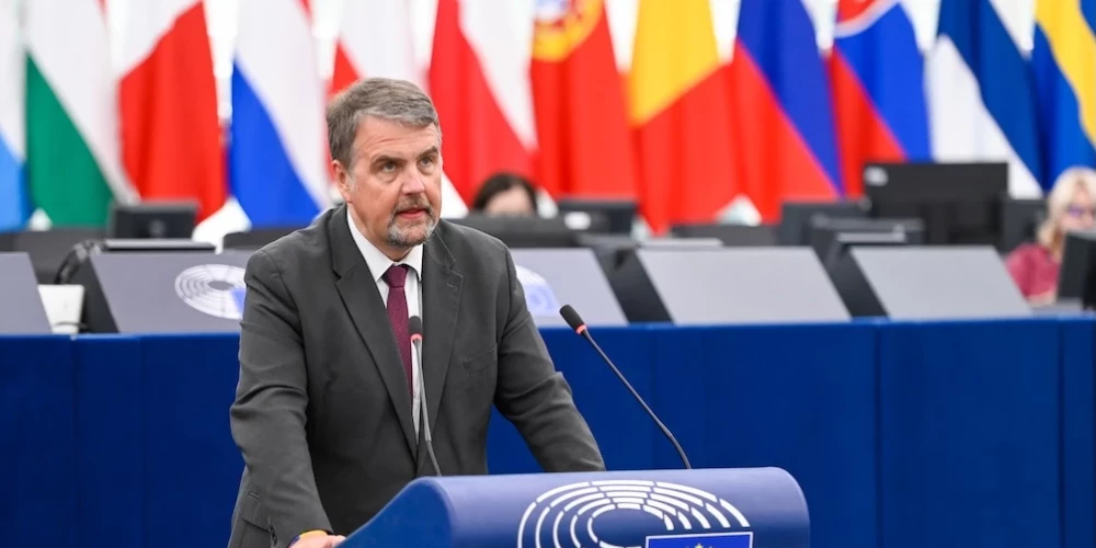 "Tas ir ieguldījums gan mūsu aizsardzībā, gan ekonomikā,” uzsver Eiropas Parlamenta deputāts Ivars Ijabs, kurš iesaistījies programmas veidošanā.