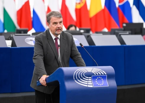 "Tas ir ieguldījums gan mūsu aizsardzībā, gan ekonomikā,” uzsver Eiropas Parlamenta deputāts Ivars Ijabs, kurš iesaistījies programmas veidošanā.