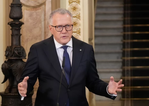 Министр финансов Арвил Ашераденс.