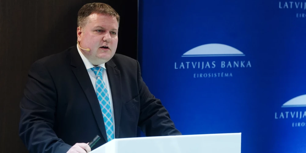 Latvijas Bankas Monetārās politikas pārvaldes vadītājs Uldis Rutkaste norāda, ka reformas, lai mazinātu valsts tēriņus, jāsāk plānot jau šobrīd.