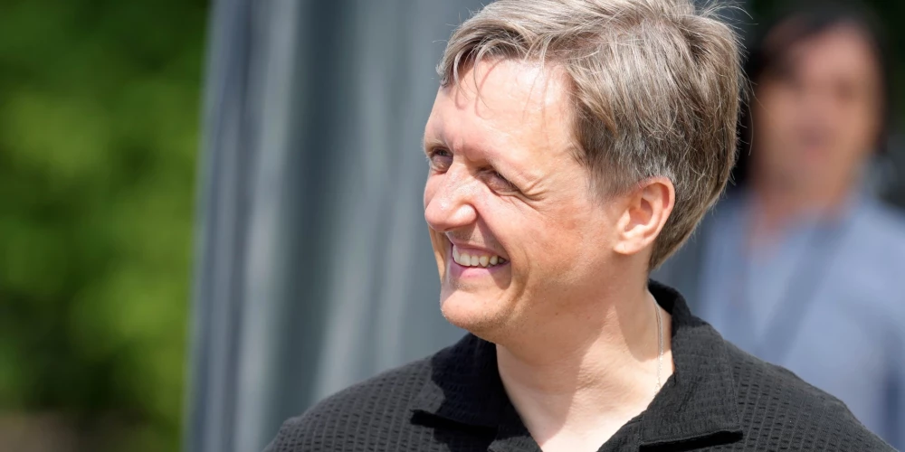 Bijušais Saeimas un Rīgas domes deputāts, partijas “Latvijas attīstībai” valdes loceklis Edgars Jaunups vērtē premjeri: “Evika Siliņa ar katru dienu attālinās no planētas Zeme.”