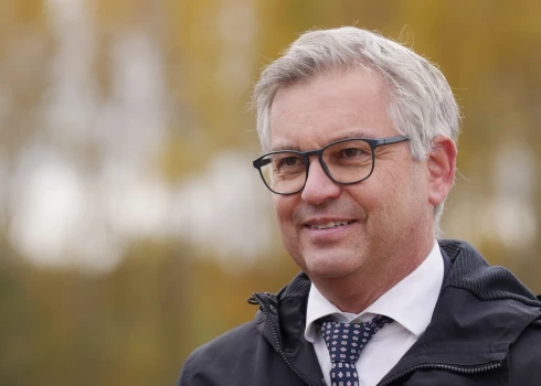 Eiropas Komisijas iekšlietu un migrācijas komisārs apmeklē Latvijas austrumu robežu, lai iepazītos ar aktuālo situāciju un informētu par infrastruktūras izbūves progresu.