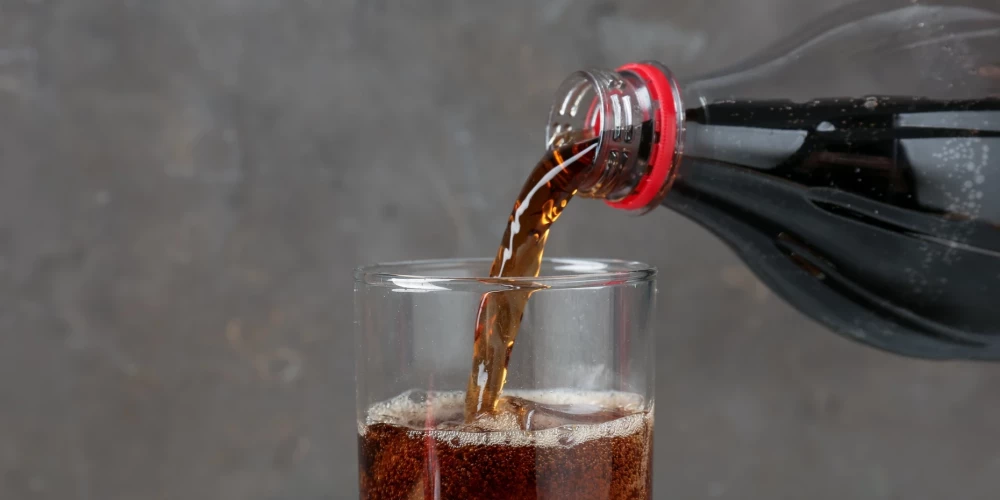 Даже если выбирать между сахаром и подсластителями, лучший выбор остаётся неизменным — чистая вода.