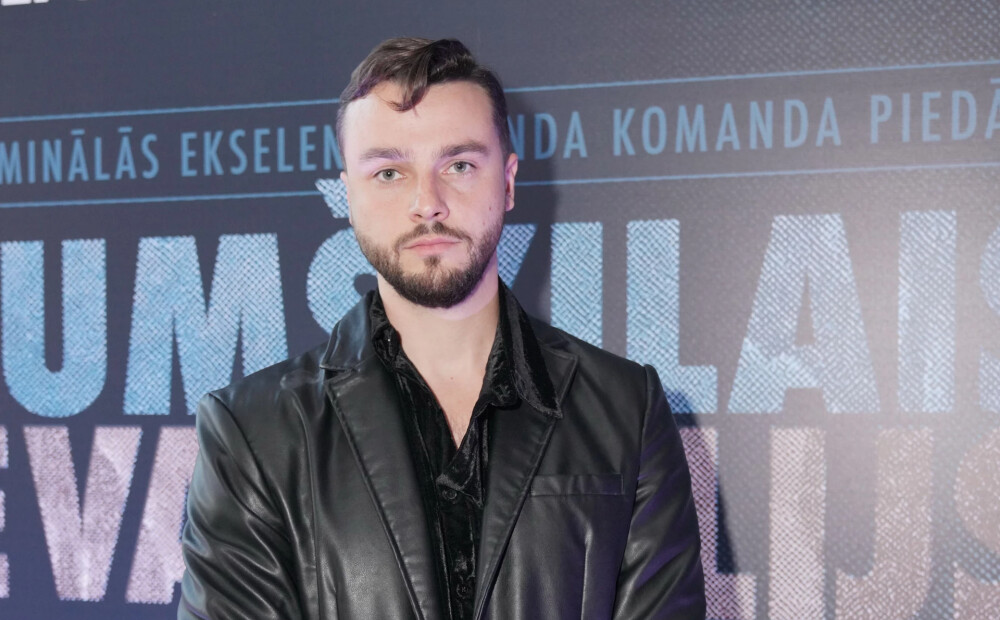 "Tumšzilais evaņģēlijs" zvaigzne Raitis Stūrmanis filmas tapšanas laikā apprecējies un kļuvis par tēti