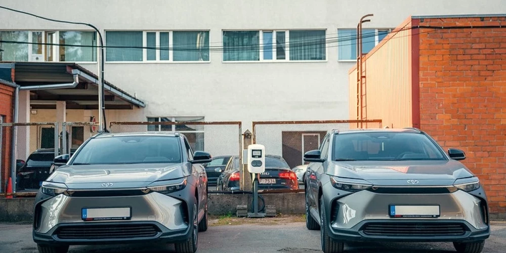 Электромобили латвийской армии.