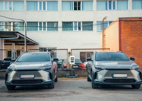 Электромобили латвийской армии.