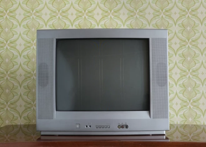 "Kad ārzemju seriāli tiek pārtulkoti latviski" – nostaļģisks un komisks video, kuram piekrīt daudzi
