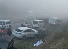 VIDEO: Somijā pirmās salnas paralizē satiksmi – laikapstākļu dēļ vienuviet avarējušas gandrīz 50 mašīnas